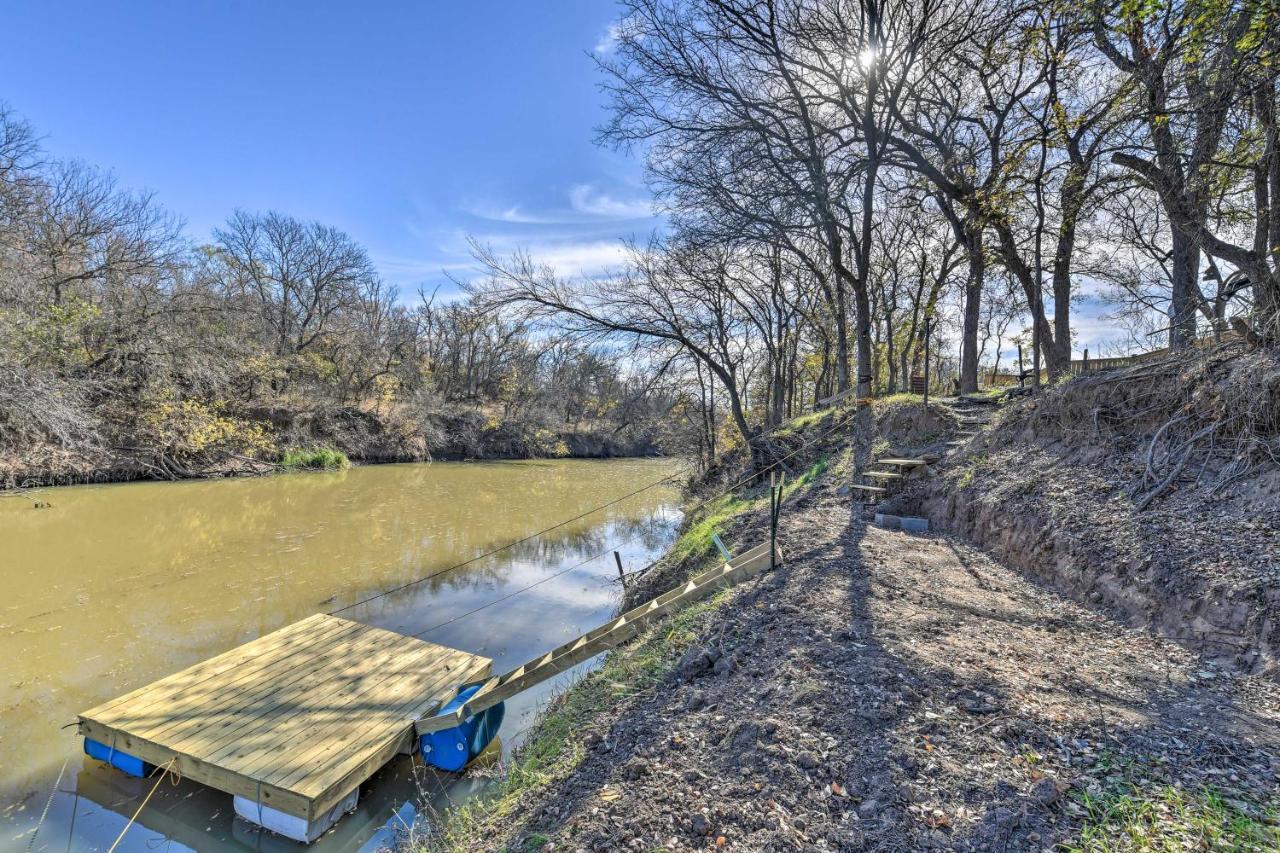 Bright Brownwood Home With On-Site River Access! エクステリア 写真